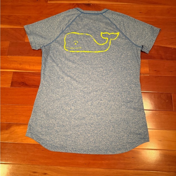 Vineyard Vines Performance Small Blue Heathered Whale Logo Women's T-Shirt - Picture 6 of 6